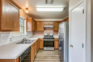 124 Meadowside Dr, Hutto, TX 78634 - Photo 5