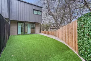 2203 Walsh Tarlton Ln, Austin, TX 78746 - Photo 11