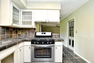 7509 Daugherty St, Austin, TX 78757 - Photo 7