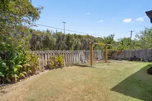 4202 King's Canyon Dr, Taylor, TX 76574 - Photo 25