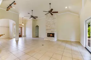 1002 Madison Cir, Marble Falls, TX 78654 - Photo 5