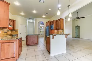 1002 Madison Cir, Marble Falls, TX 78654 - Photo 3