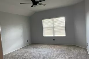 105 Guardian Angel Ct, Jarrell, TX 76537 - Photo 11