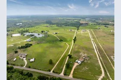1662 County Road 465, Coupland, TX 78615 - Photo 33