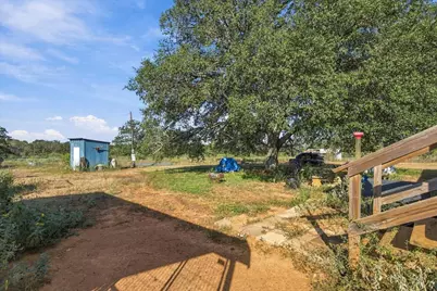 4321 County Road 444, Waelder, TX 78959 - Photo 23