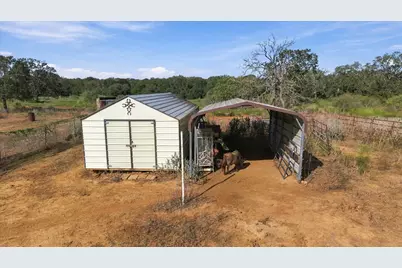 4321 County Road 444, Waelder, TX 78959 - Photo 25