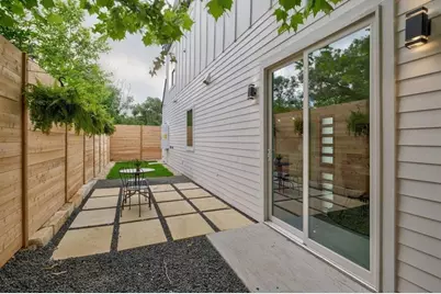 4902 Lott Avenue, Austin, TX 78721 - Photo 25