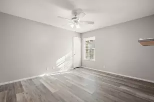 910 Duncan Ln, Austin, TX 78705 - Photo 11