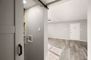 910 Duncan Ln, Austin, TX 78705 - Photo 7