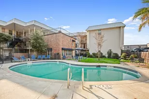 910 Duncan Ln, Austin, TX 78705 - Photo 17