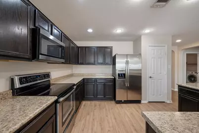 913 Mahomet Drive, Pflugerville, TX 78660 - Photo 3