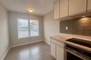 901 E 40th St, Austin, TX 78751 - Photo 3