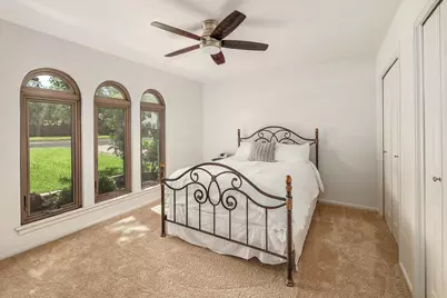 10706 Spicewood Club Drive, Austin, TX 78750 - Photo 11