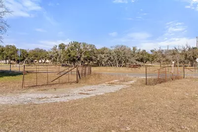 2501 County Road 224, Florence, TX 76527 - Photo 23