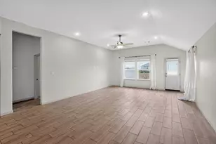 105 Greenway Dr, Georgetown, TX 78628 - Photo 3
