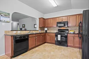 2712 Bluffstone Dr, Round Rock, TX 78665 - Photo 11