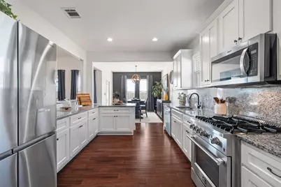 103 Les Lane, Smithville, TX 78957 - Photo 9