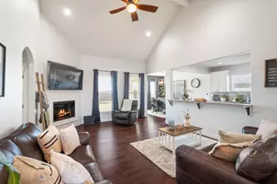 103 Les Ln, Smithville, TX 78957 - Photo 5