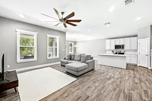 210 Tahitian Dr Dr, Bastrop, TX 78602 - Photo 5