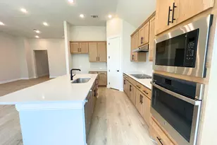9605 Gladsome Path, Manor, TX 78653 - Photo 11