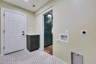 2504 Deerfoot Trail, Austin, TX 78704 - Photo 19
