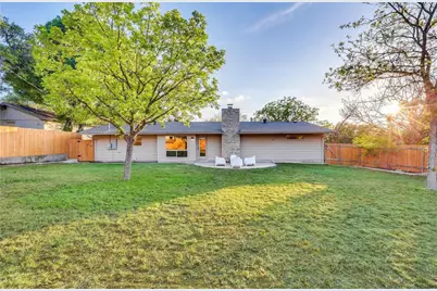 2504 Deerfoot Trail, Austin, TX 78704 - Photo 23
