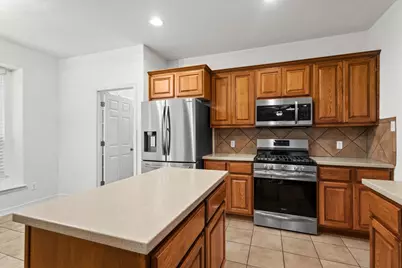 2304 Village View Loop, Pflugerville, TX 78660 - Photo 9