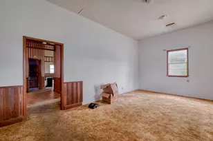 701 NE 1st St, Smithville, TX 78957 - Photo 11