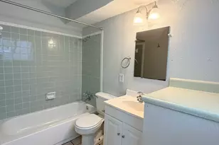 2609 E Cesar Chavez St, Austin, TX 78702 - Photo 5