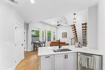 909 Philco Drive #2, Austin, TX 78745 - Photo 5