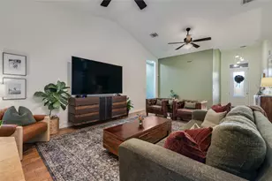 401 Valley Hill Dr, Point Venture, TX 78645 - Photo 11