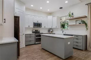 401 Valley Hill Dr, Point Venture, TX 78645 - Photo 17