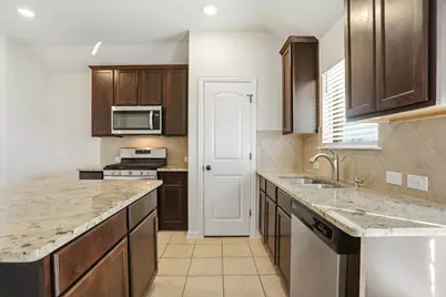 2035 Cowan, New Braunfels, TX 78132 - Photo 13