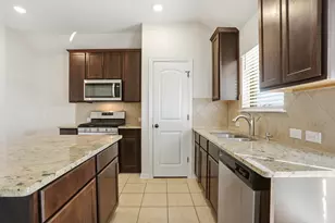 2035 Cowan, New Braunfels, TX 78132 - Photo 13