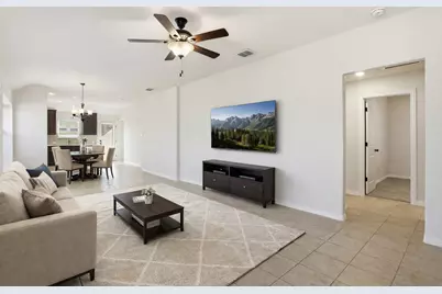 2035 Cowan, New Braunfels, TX 78132 - Photo 5