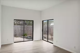 13816 Lakeview Dr, Austin, TX 78732 - Photo 21