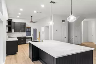 13816 Lakeview Dr, Austin, TX 78732 - Photo 9