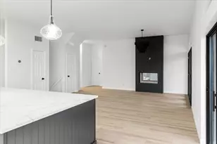 13816 Lakeview Dr, Austin, TX 78732 - Photo 11