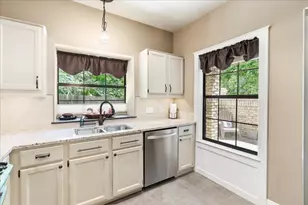 10819 Crown Colony Dr, Austin, TX 78747 - Photo 11