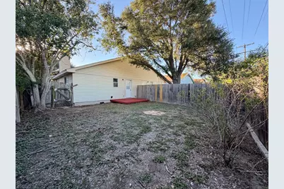 1510 S Medina Street #B, Lockhart, TX 78644 - Photo 21