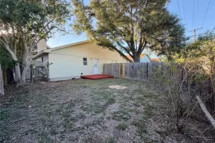 1510 S Medina St, Lockhart, TX 78644 - Photo 21