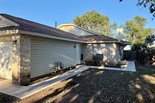 1510 S Medina St, Lockhart, TX 78644 - Photo 1