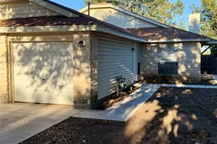 1510 S Medina St, Lockhart, TX 78644 - Photo 3