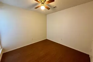 1510 S Medina St, Lockhart, TX 78644 - Photo 13