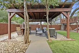 303 Pin Oak Dr, Georgetown, TX 78628 - Photo 19