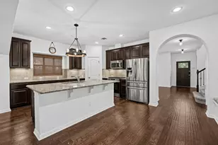311 Sycamore St, Georgetown, TX 78633 - Photo 5
