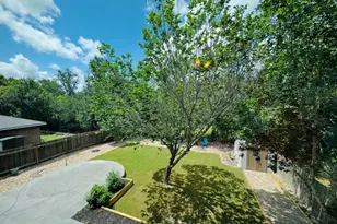 17821 Floribundas, Elgin, TX 78621 - Photo 35