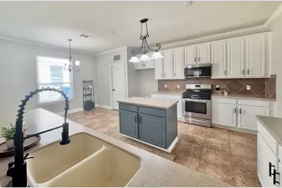 17821 Floribundas, Elgin, TX 78621 - Photo 9