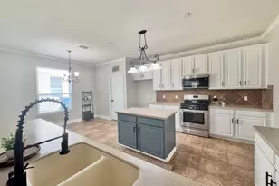 17821 Floribundas, Elgin, TX 78621 - Photo 9