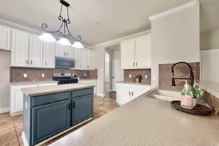 17821 Floribundas, Elgin, TX 78621 - Photo 9